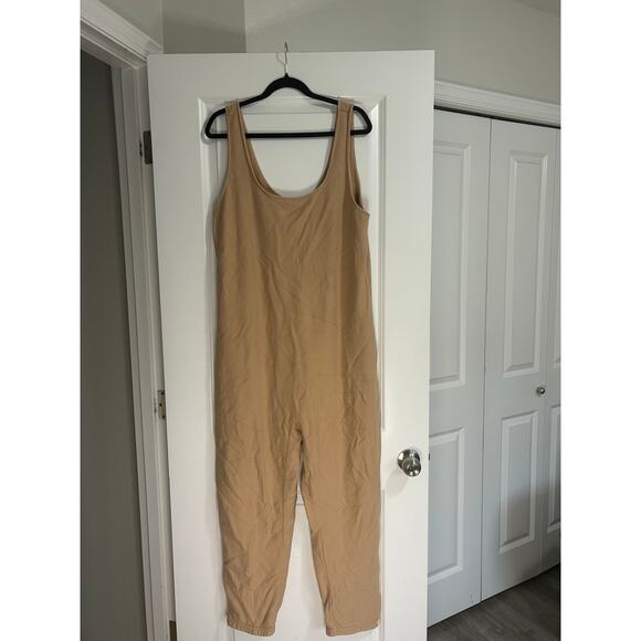 TKEES Playsuit in Bisque Size Large - Picture 7 of 9